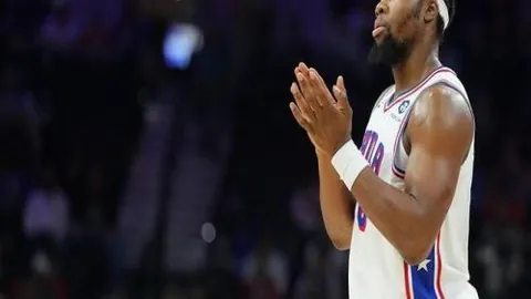 红魔关键一击战胜富勒姆，老帅曼联执教路感叹岁月催人